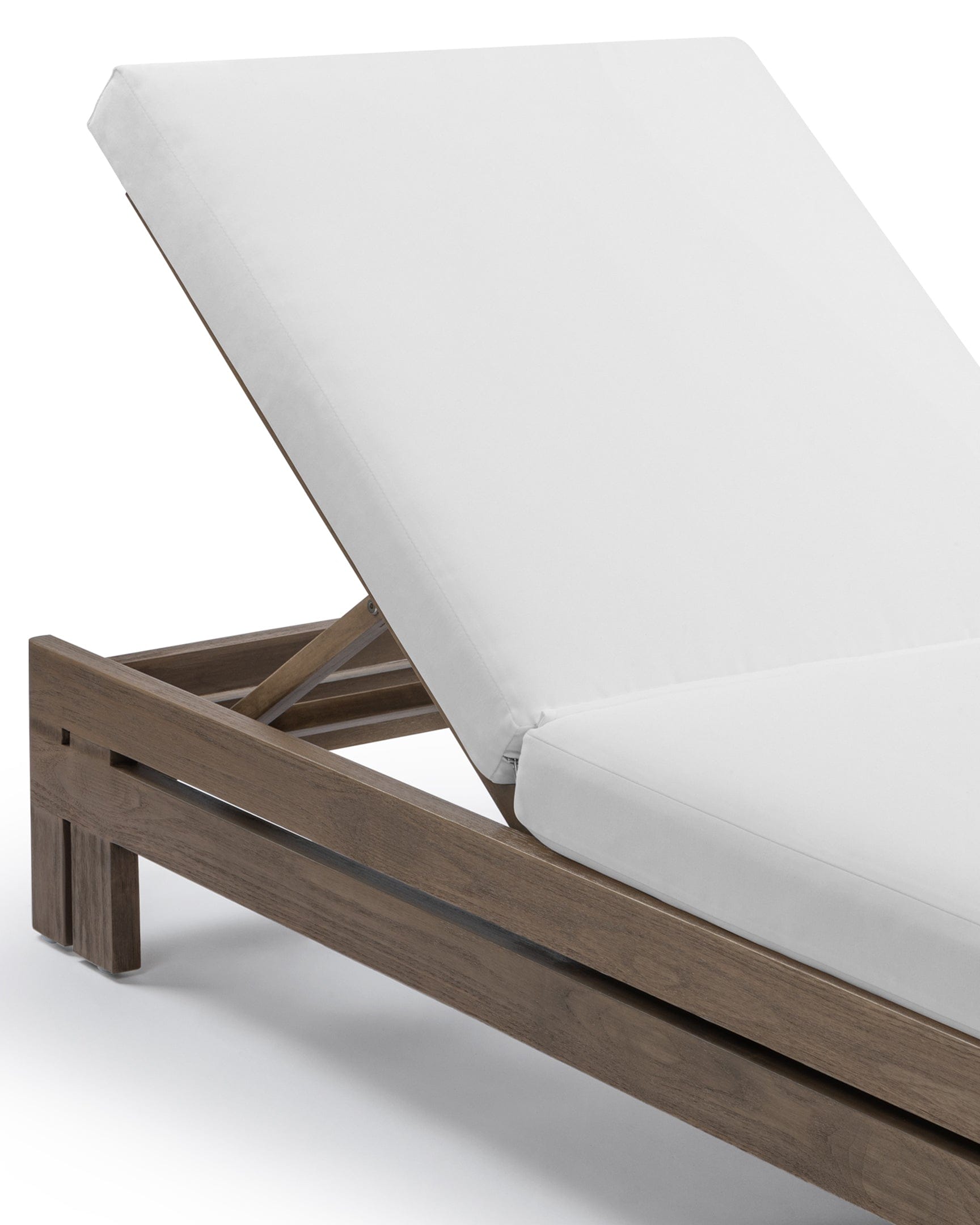 Lusso Outdoor Lounger | FINAL SALE