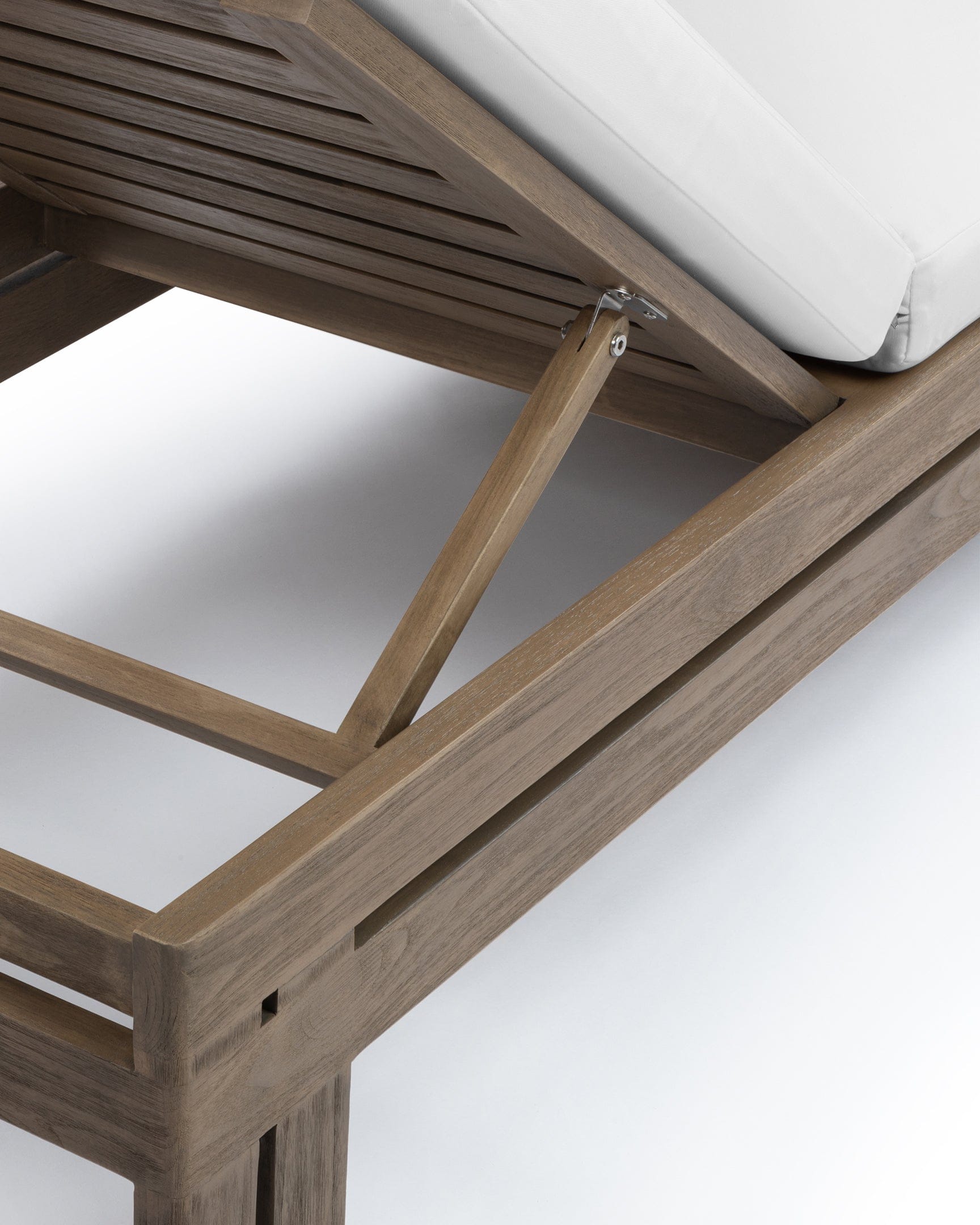 Lusso Outdoor Lounger | FINAL SALE