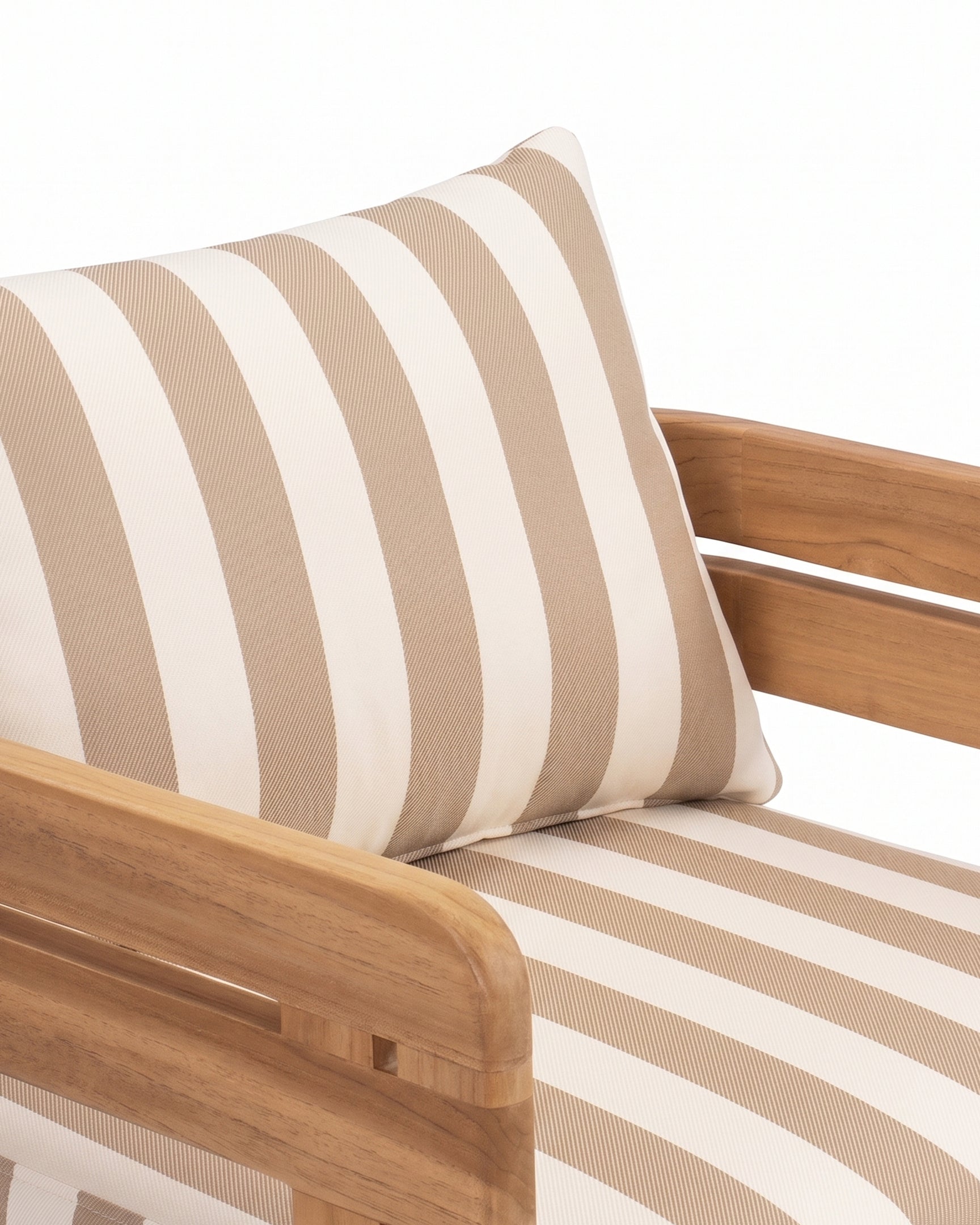 Lusso Outdoor Lounge Chair
